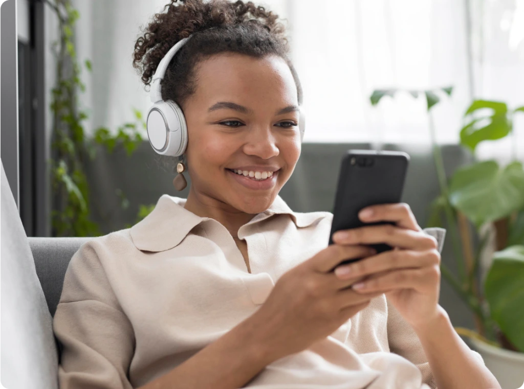 Adolescent Online Therapy in Illinois with Our Therapist Banner